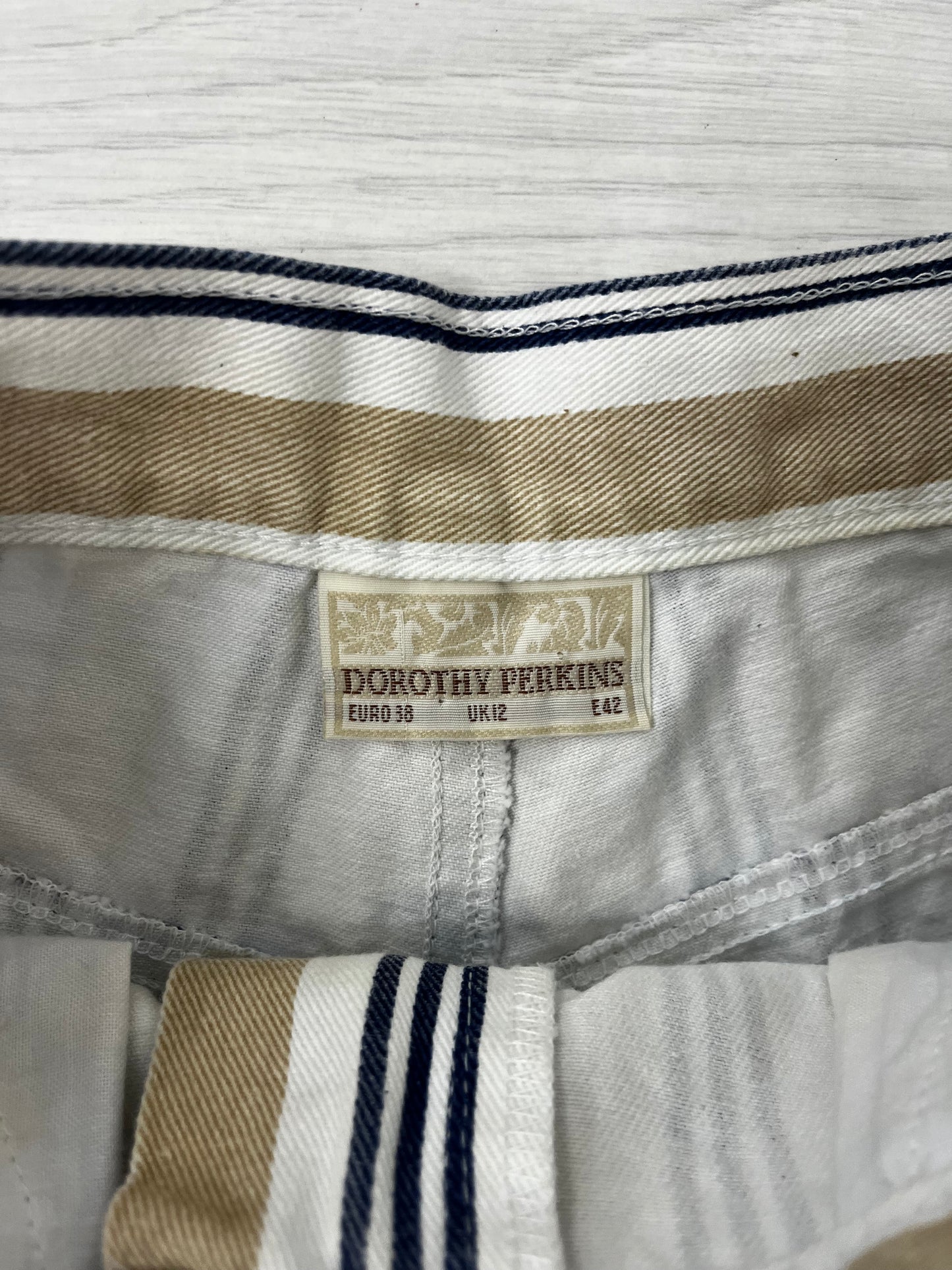 1990s Cream Blue Stripe Highwaisted Shorts