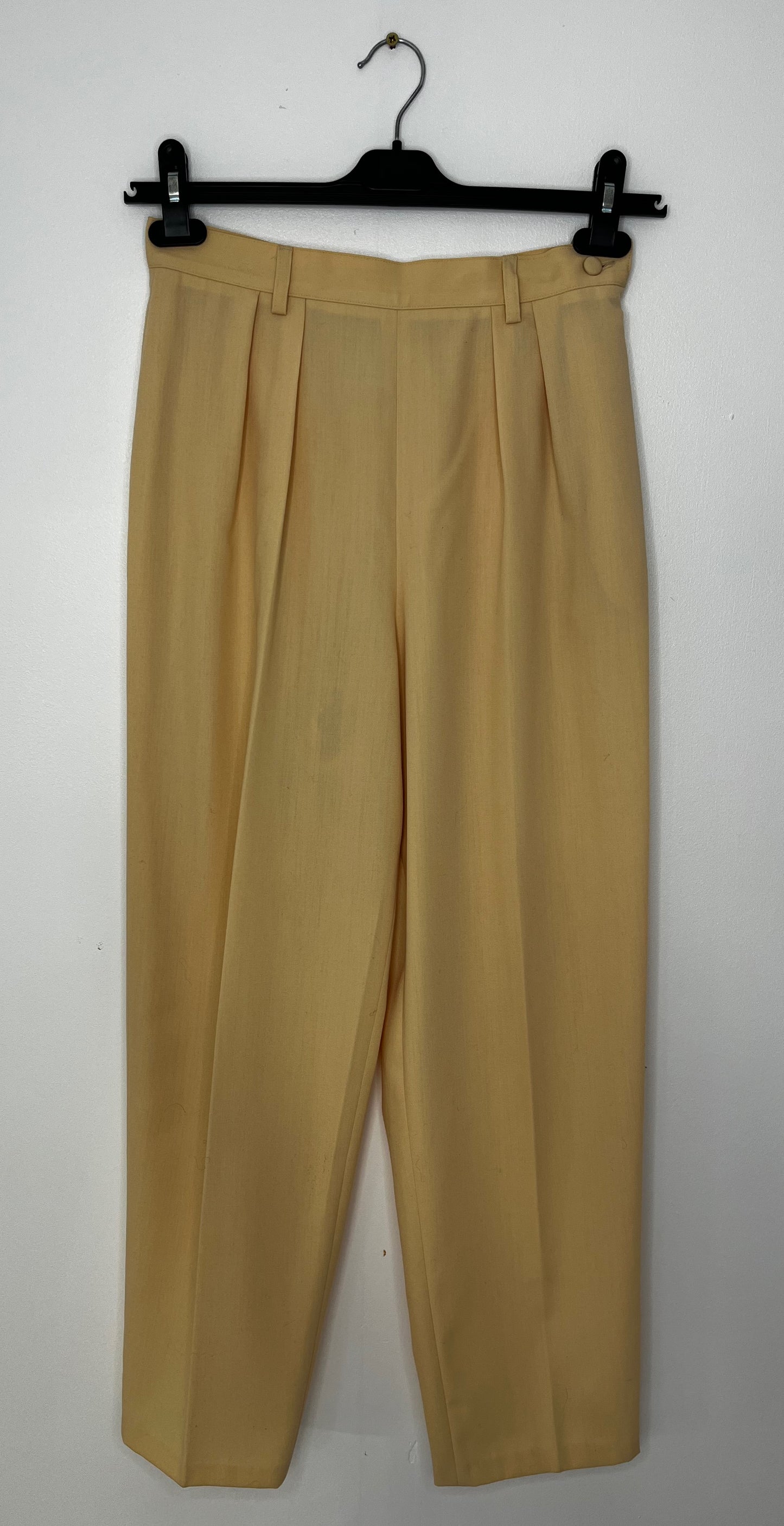 Highwaisted Cream Pleated Trousers