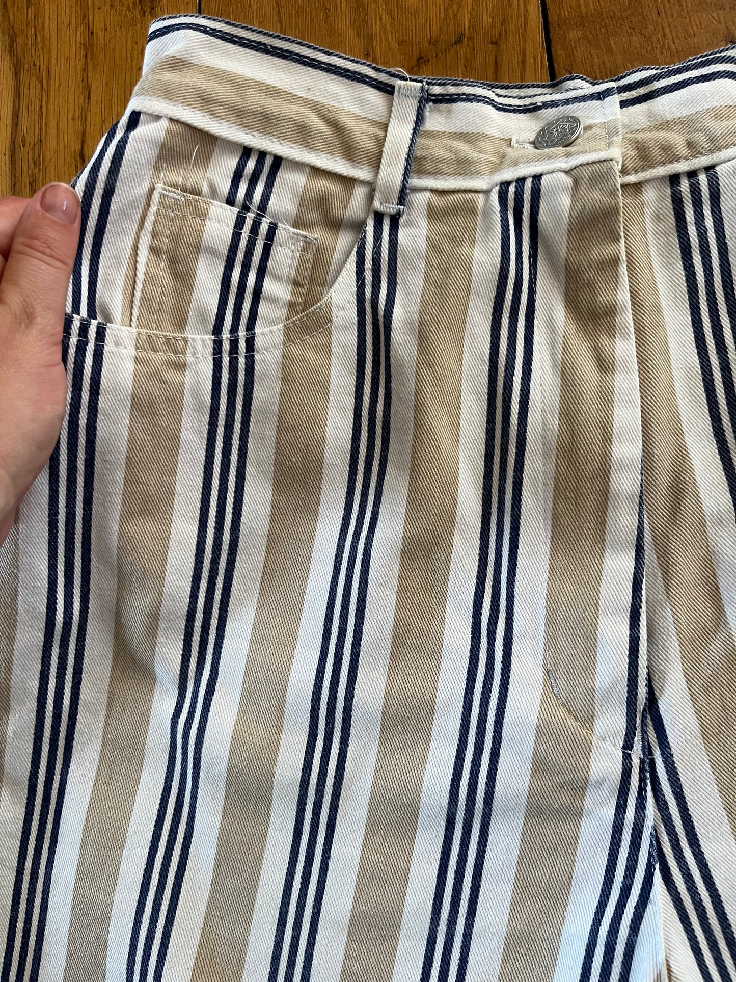 Highwaisted Striped Vintage Beige Shorts