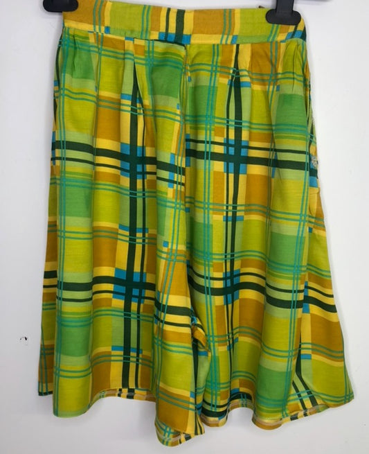 Highwaisted Green & Yellow Shorts