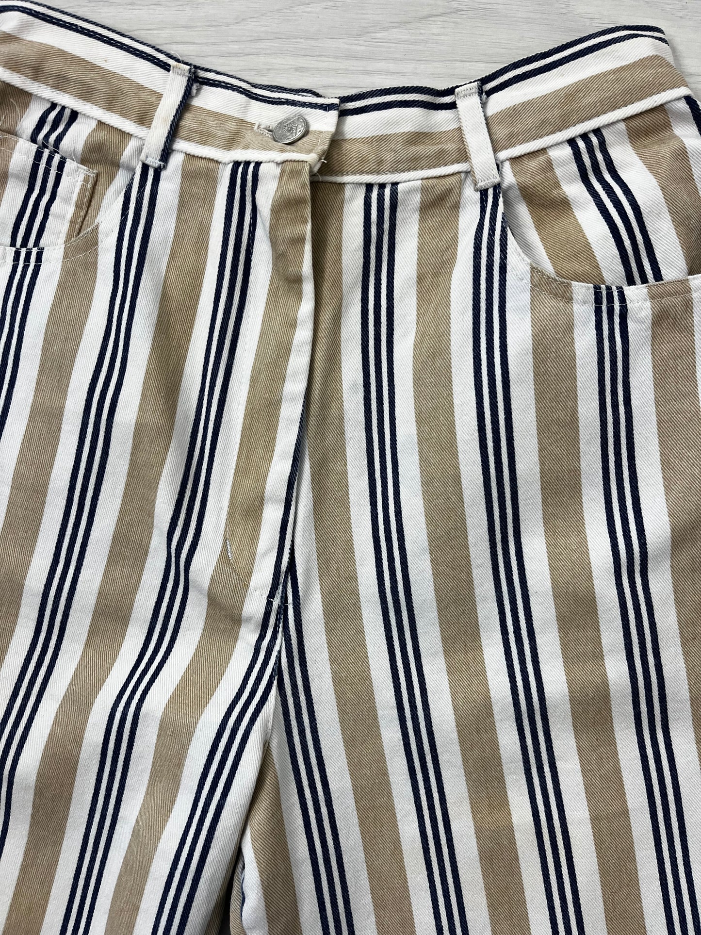 1990s Cream Blue Stripe Highwaisted Shorts