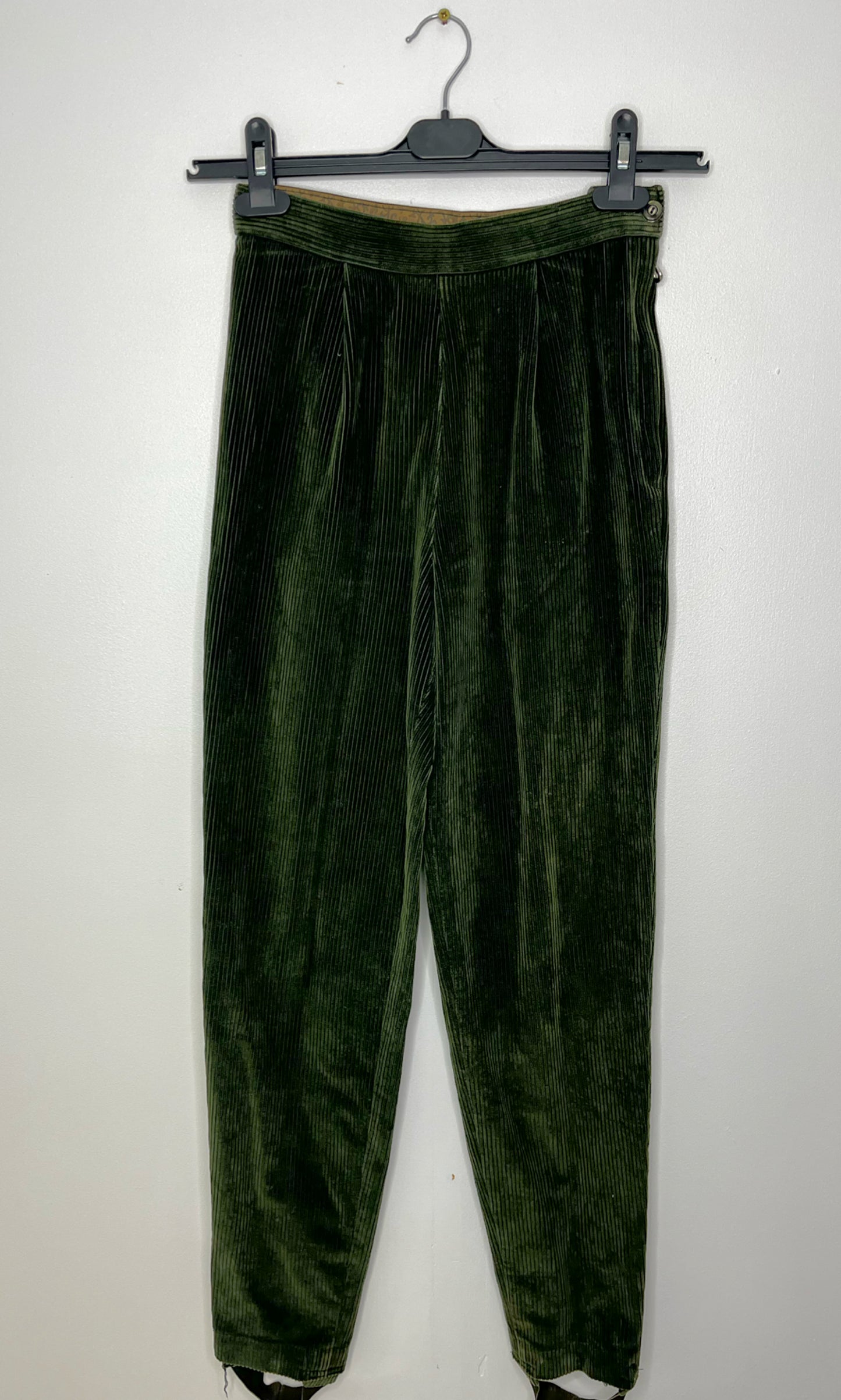 Highwaisted Green Cord Trousers