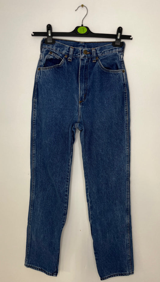 Highwaisted Dark Denim Wrangler Jeans