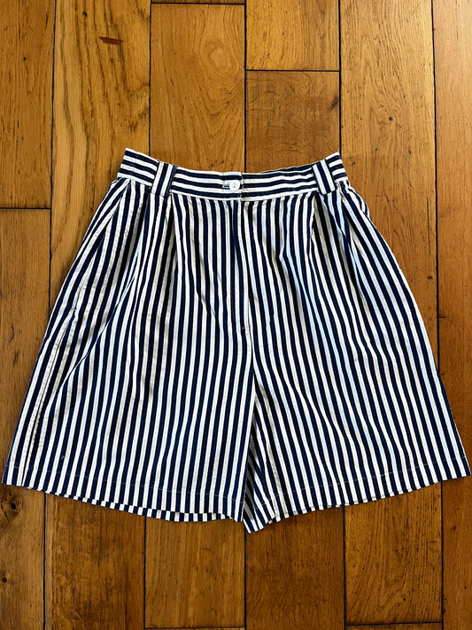 Highwaisted Navy & White Striped Vintage Shorts