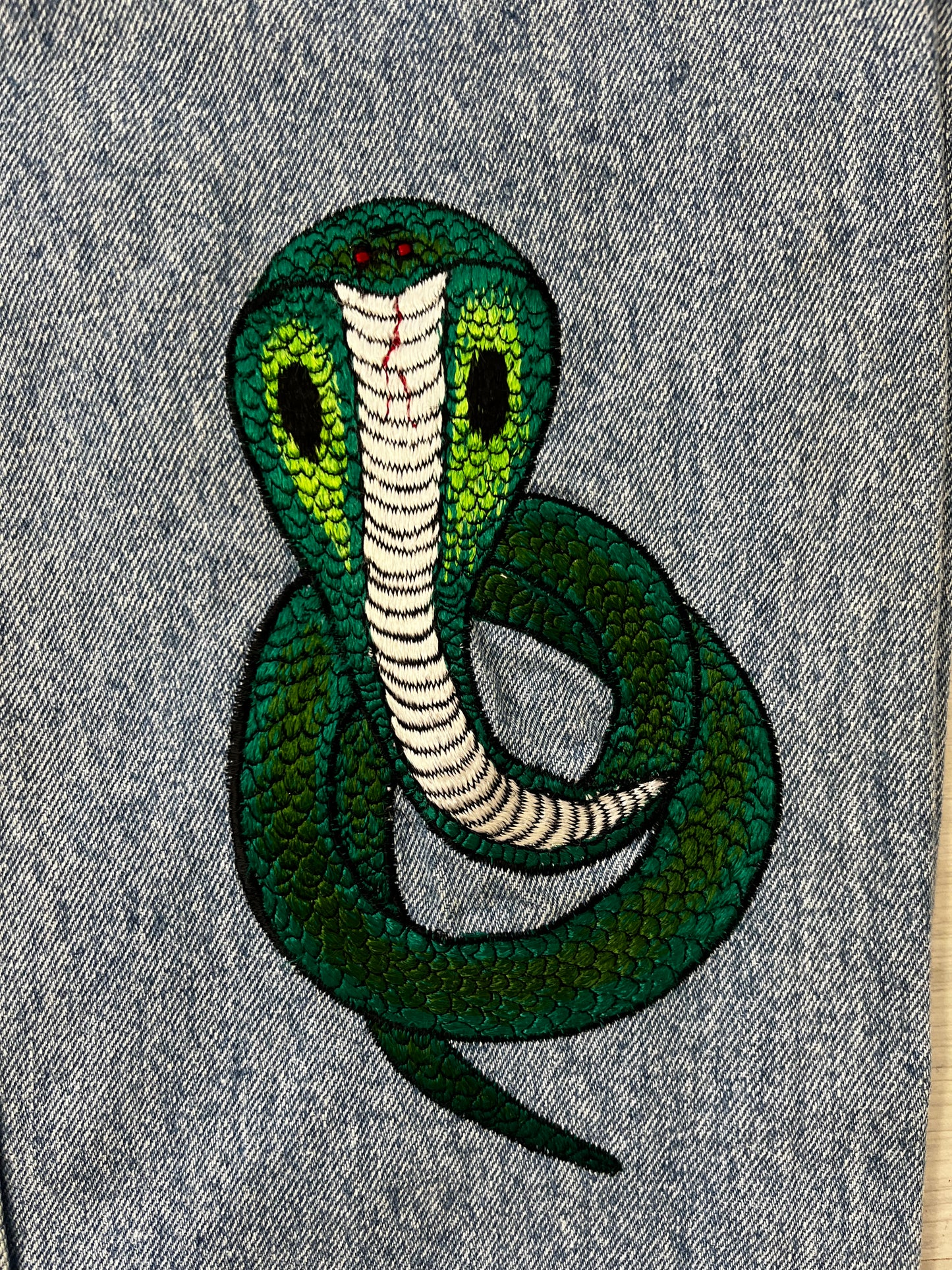 Rare Embroidery Highwaisted Levi Jeans