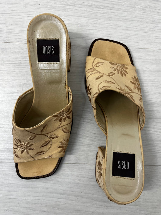 Vintage Oasis Embroidered Block Heel