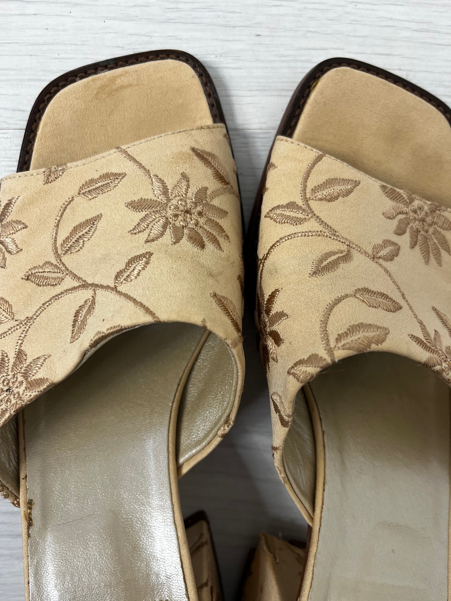 Vintage Oasis Embroidered Block Heel