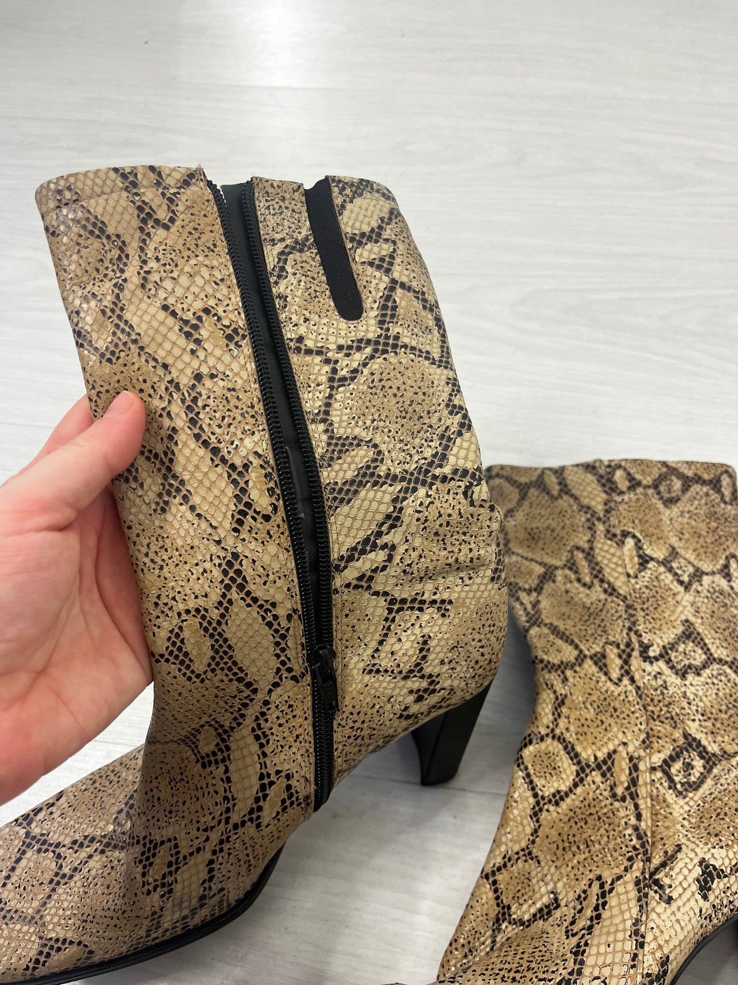 Y2k snakeskin vintage zip heeled boots