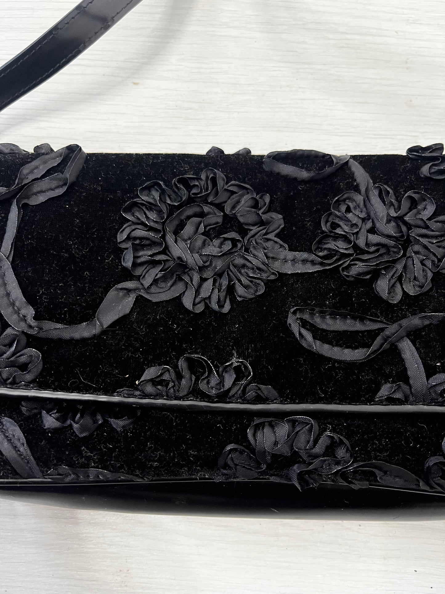 Velvet Nine West black 90s vintage shoulder bag