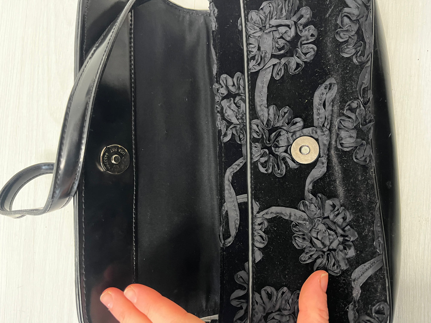 Velvet Nine West black 90s vintage shoulder bag