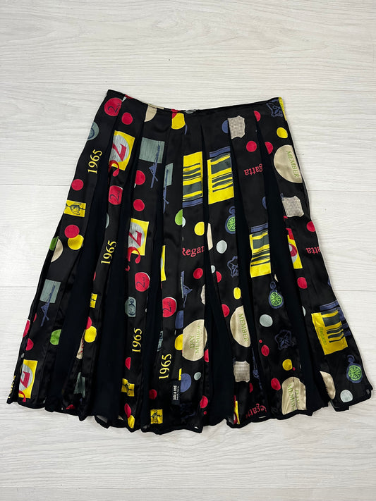 Black Pleated 90s Funky Skirt